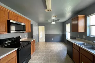 410 Colette Ct, Belton, TX 76513 - Photo 5