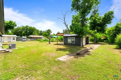 547 N Central Avenue, New Braunfels, TX 78130 - Photo 15