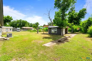 547 N Central Ave, New Braunfels, TX 78130 - Photo 15