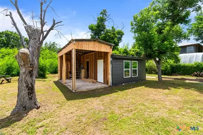547 N Central Avenue, New Braunfels, TX 78130 - Photo 15