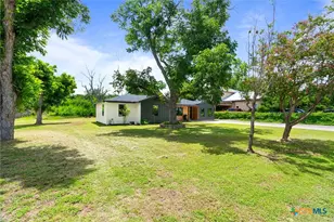 547 N Central Ave, New Braunfels, TX 78130 - Photo 9