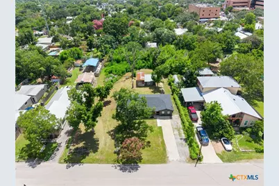 547 N Central Avenue, New Braunfels, TX 78130 - Photo 17