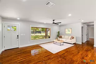 547 N Central Ave, New Braunfels, TX 78130 - Photo 5
