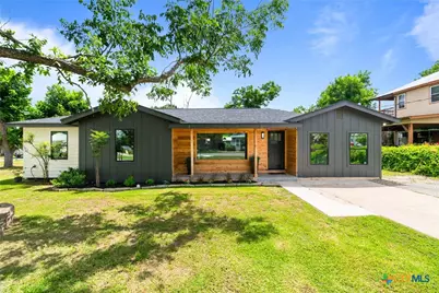 547 N Central Avenue, New Braunfels, TX 78130 - Photo 1