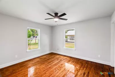 547 N Central Avenue, New Braunfels, TX 78130 - Photo 13
