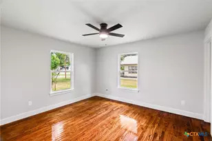 547 N Central Ave, New Braunfels, TX 78130 - Photo 13