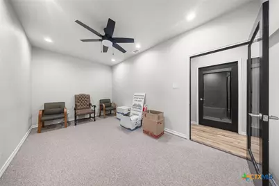 210 E Central Avenue #F, Belton, TX 76513 - Photo 5
