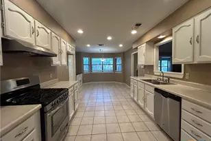 826 Timber, New Braunfels, TX 78130 - Photo 15