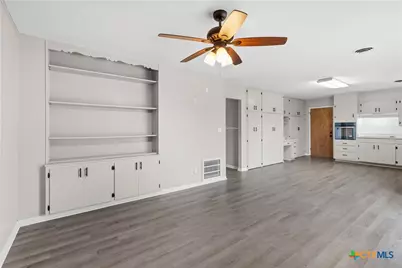 273 Meadow Avenue, New Braunfels, TX 78130 - Photo 11