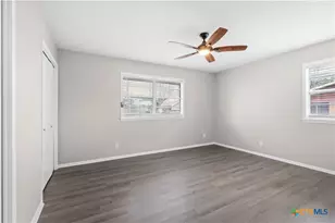 273 Meadow Ave, New Braunfels, TX 78130 - Photo 15