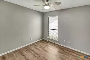 106 Rebecca Ln, Victoria, TX 77901 - Photo 9
