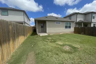 121 Rowdy Yates Wy, Jarrell, TX 76537 - Photo 17