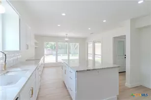105 Spokane St, Victoria, TX 77904 - Photo 7