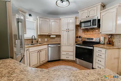 291 N Mesquite Drive, Victoria, TX 77905 - Photo 5