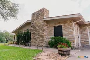291 N Mesquite Dr, Victoria, TX 77905 - Photo 17