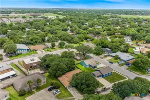 608 Rosewood Dr, Victoria, TX 77901 - Photo 35