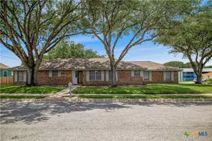 608 Rosewood Dr, Victoria, TX 77901 - Photo 43