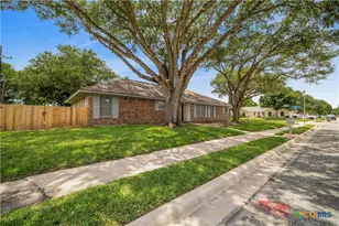608 Rosewood Dr, Victoria, TX 77901 - Photo 45