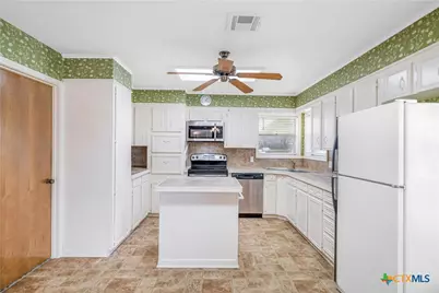608 Rosewood Drive, Victoria, TX 77901 - Photo 3