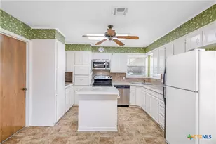 608 Rosewood Dr, Victoria, TX 77901 - Photo 3