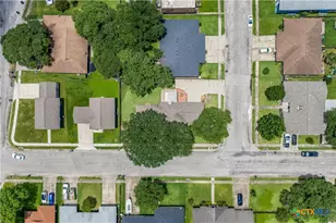 608 Rosewood Dr, Victoria, TX 77901 - Photo 41