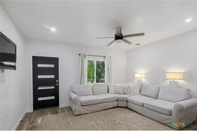 502 W Houston Avenue, Seadrift, TX 77983 - Photo 7