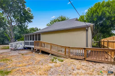 502 W Houston Avenue, Seadrift, TX 77983 - Photo 17