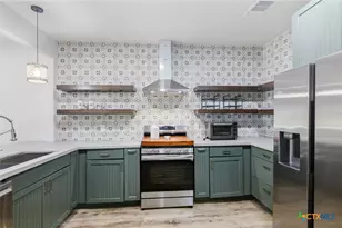 502 W Houston Ave, Seadrift, TX 77983 - Photo 5