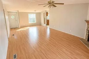 156 Sonnyland Dr, Canyon Lake, TX 78133 - Photo 3