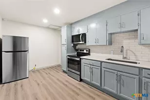 2109 W Avenue B, Temple, TX 76504 - Photo 3