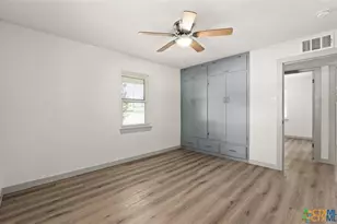 2109 W Avenue B, Temple, TX 76504 - Photo 5
