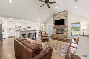 638 County Rd 337, Rosebud, TX 76570 - Photo 3