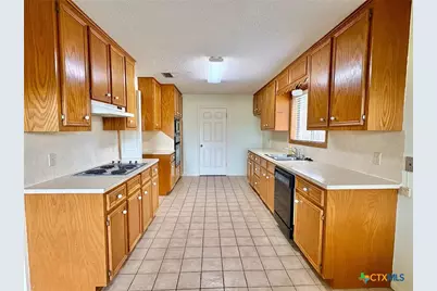 304 Windy Way Drive, Victoria, TX 77904 - Photo 7