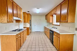 304 Windy Way Dr, Victoria, TX 77904 - Photo 7