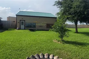 446 Gibb Blvd, Seadrift, TX 77983 - Photo 9