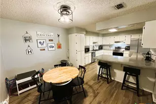 217 Versailles St, Victoria, TX 77904 - Photo 7