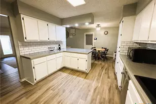 217 Versailles St, Victoria, TX 77904 - Photo 11