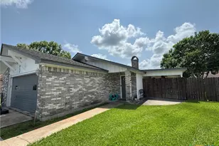 217 Versailles St, Victoria, TX 77904 - Photo 33