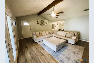 217 Versailles Street, Victoria, TX 77904 - Photo 5