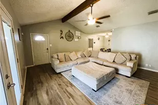 217 Versailles St, Victoria, TX 77904 - Photo 5