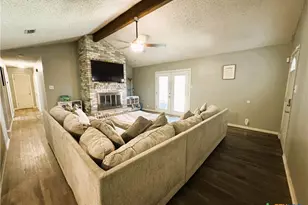 217 Versailles St, Victoria, TX 77904 - Photo 3