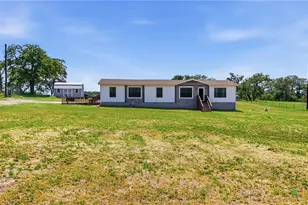 400 Lyon Rd, Seguin, TX 78155 - Photo 1