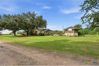 154 County Road 321, Yoakum, TX 77995 - Photo 5