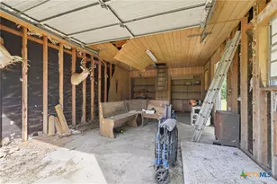 154 Co Rd 321, Yoakum, TX 77995 - Photo 31