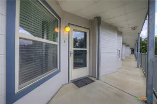 500 N Market Ave, New Braunfels, TX 78130 - Photo 27