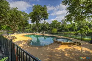 500 N Market Ave, New Braunfels, TX 78130 - Photo 17