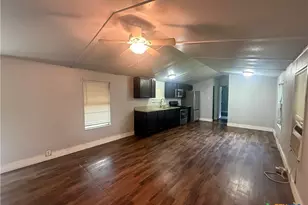 410 W North St, Kyle, TX 78640 - Photo 3