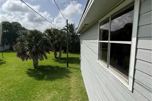 106 W Olive Ave, Port O'Connor, TX 77982 - Photo 33