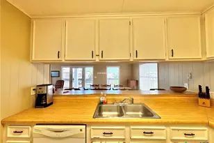 106 W Olive Ave, Port O'Connor, TX 77982 - Photo 17