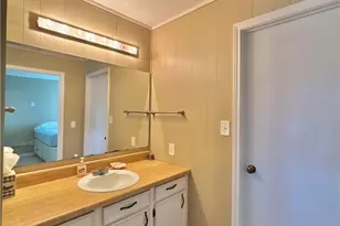 106 W Olive Ave, Port O'Connor, TX 77982 - Photo 27